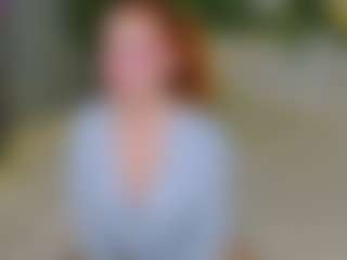 Live cam show with Elfa Mirielle - Spank Red Hair on CamwithHer