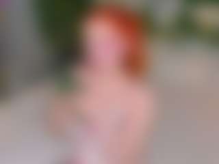 Live cam show with Elfa Mirielle - Shaved Pussy on SmokeAndPoke