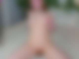 Live cam show with Elfa Mirielle - Red Hair Squirt on Camsoda