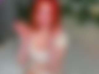 Live cam show with Elfa Mirielle - Red Hair Squirt on Camsoda