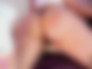 Live cam show with mia-bloom - Tease Big Tits on SpankPalCams