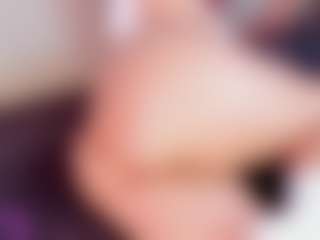 Live cam show with mia-bloom - Shaved Pussy on Camsoda
