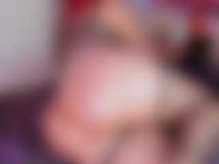 Live cam show with mia-bloom - Spank Red Hair on xheatlive.com