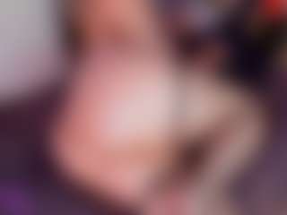 Live cam show with mia-bloom - Brown Eyes on Camsoda