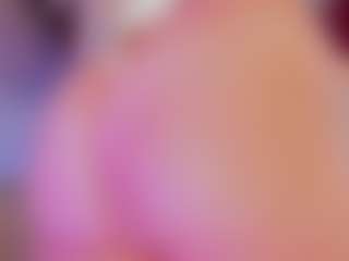Live cam show with mia-bloom - Public on milfzrlive.com