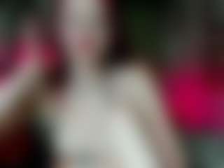 Live cam show with NIKKI AADAMS - Bikini on dropp.cam