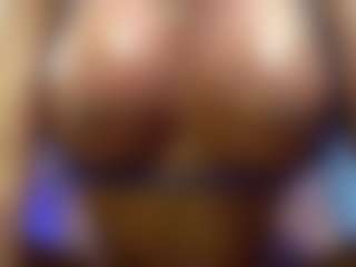 Live cam show with mandypeas - Facial on Camsoda