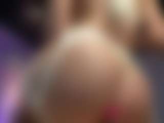 Live cam show with mandypeas - College on Streamer API