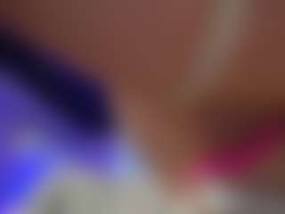 Live cam show with mandypeas - Smoking on Free Soda