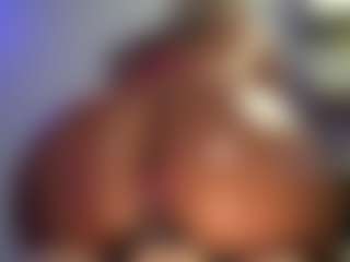 Live cam show with mandypeas - Oil on Camsoda