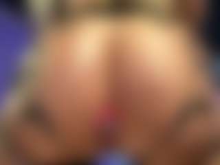 Live cam show with mandypeas - Oil on PervPlay.com