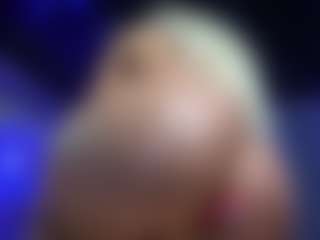 Show de cam en vivo con mandypeas - Facial en Camsoda