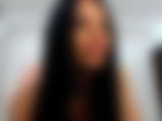 Live cam show with BritneyCharm - Fingers on Livezox