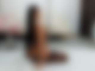 Spettacolo in cam dal vivo con BritneyCharm - Fingers su Camsoda