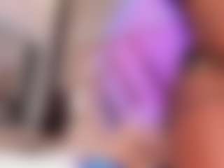 Live cam show with Elaine Brown - Fetish Toys on PervPlay.com