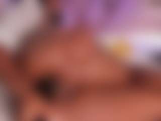 Live cam show with Elaine Brown - Ebony Toys on CamClone