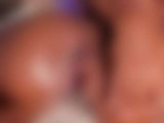 Live cam show with Elaine Brown - Fetish Big Tits on AdultVida.com