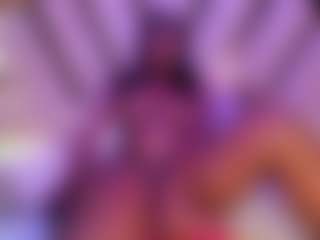 Live cam show with Elaine Brown - Deepthroat on luckytryst.com