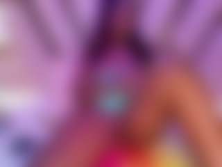 Live cam show with Elaine Brown - Gamer Latina on Livezox | colombia