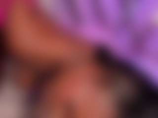 Live cam show with Elaine Brown - Big Ass on CamSodaAdn