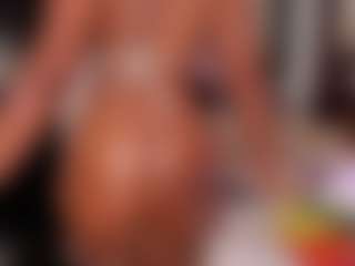Live cam show with Elaine Brown - Dildo Or Vibrator on Camsoda
