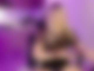 Live cam show with KendallCurkovaa - Smoking on Camsoda