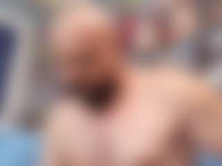 HugeMuscles's Live Sex Cam Show