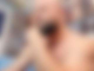 Live cam show with HugeMuscles - White on TottyGirls