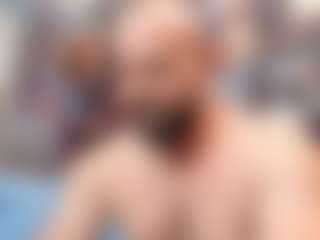 Live cam show with HugeMuscles - Ukrainian on Camsoda