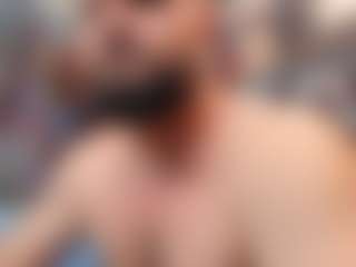 Live cam show with HugeMuscles - Tease on SquirtSoMuch