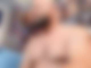 Live cam show with HugeMuscles - White on EXY