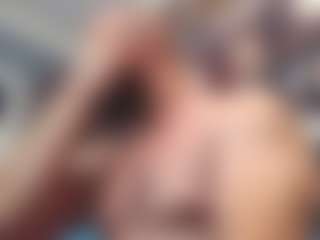 Live cam show with HugeMuscles - Living Room on Hubzter Live