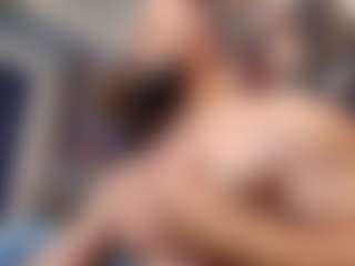 Live cam show with HugeMuscles - Brunette Hair on Dolls Live
