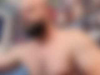 Live cam show with HugeMuscles - Smoking on Camsoda