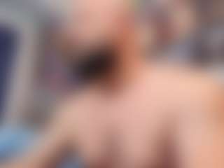 HugeMuscles's Live Sex Cam Show