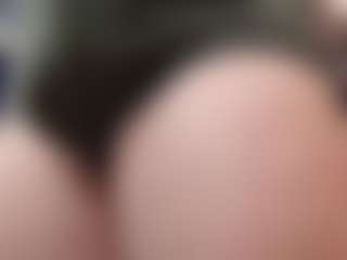 Live cam show with HugeMuscles - Brown Eyes on Camsoda