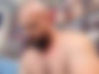 HugeMuscles's Live Sex Cam Show