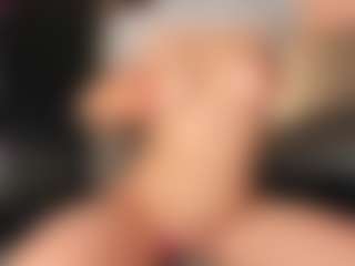 Live cam show with MoonLovee - Bedroom Teen (18+) on realtime-chat