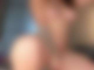 Live cam show with MoonLovee - Young Adult on makecum.org