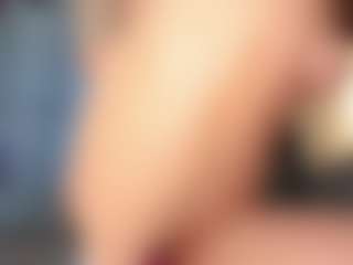 Live cam show with MoonLovee - Pornstar Bedroom on crypto-cams
