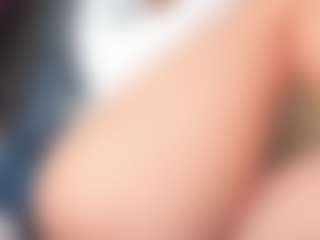 Live cam show with MoonLovee - Big Tits on livesuperchat.net