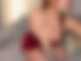 Live cam show with MoonLovee - Italian Young Adult on Uber Horny | oman