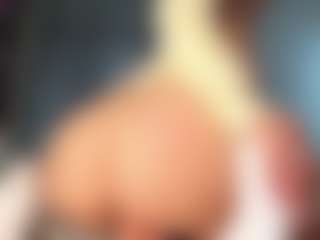 Live cam show with MoonLovee - Squirt on Ass Tok