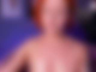 Live cam show with Sami Hills - Body Massage on CamSextacy