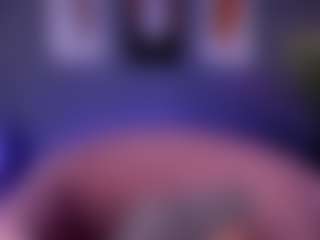 Live cam show with Sami Hills - Green Eyes on alttransgirls