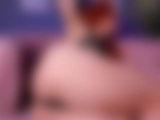 Live cam show with Sami Hills - Green Eyes on EXY