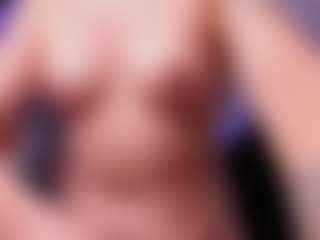 Live cam show with Sami Hills - Flashing on hotwifechat.live