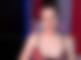 Live cam show with Mia - Foot Fetish Brown Hair on livesuperchat.net