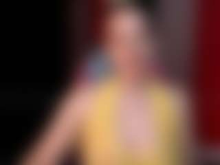 Live cam show with Mia - Bikini on Milfs Live