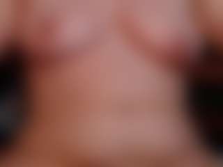 Mia's Live Sex Cam Show